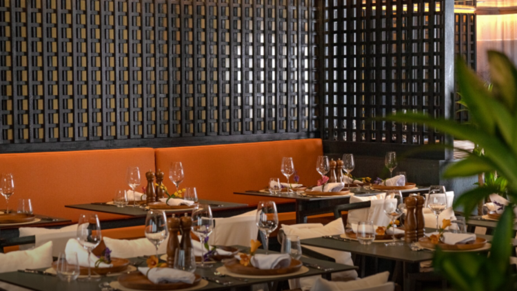 Restaurant du navire AmaMagdalena lors d’une croisière sur le fleuve Magdalena en Colombie