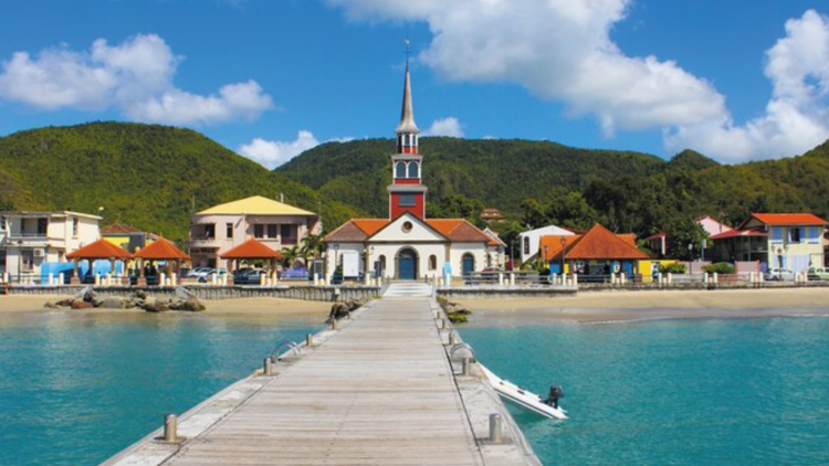 Fort-de-France en Martinique dans les Antilles françaises avec vue sur le port